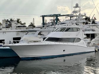 77' Hatteras 2008 Yacht For Sale